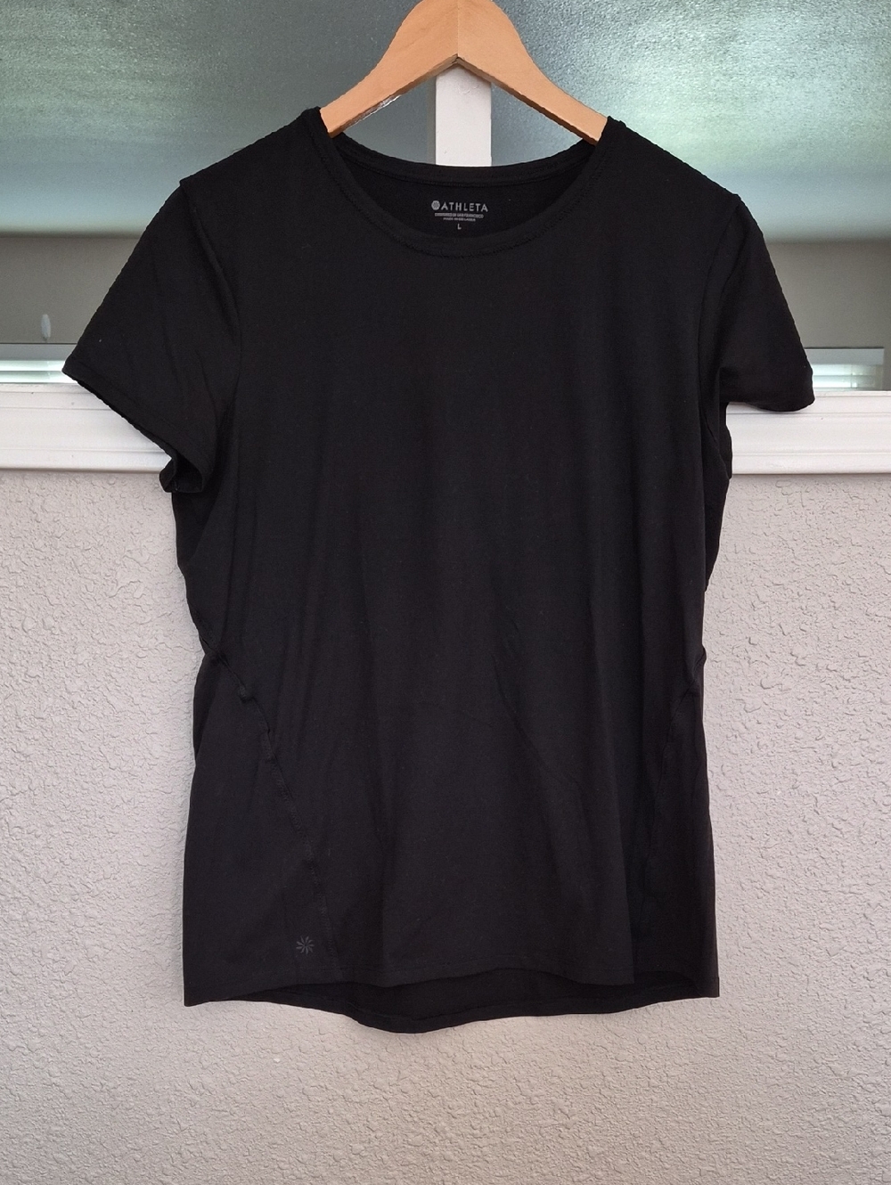 Athleta Black Short-Sleeve Crewneck Performance Tee Sz. Women's L